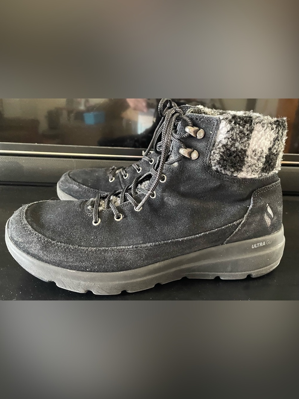 Skechers Suede Ultra GO Plaid Collar Lace-Up Hiker Boots black grey 10M